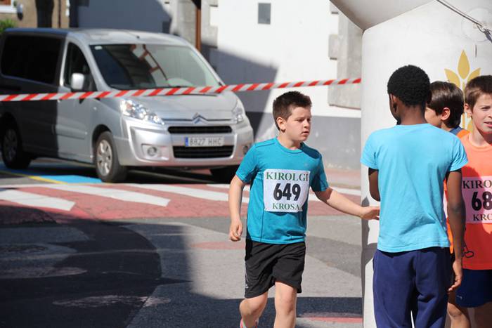 Haur, gazte eta heldu krosea 61 1491742149041