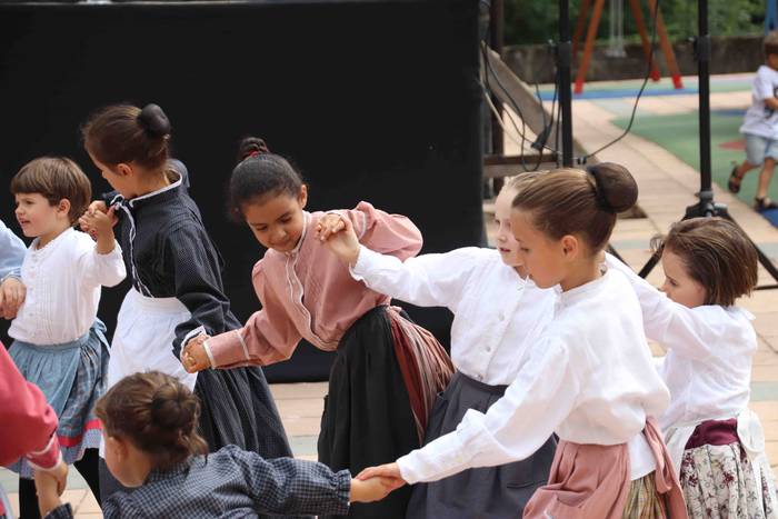 Euskal dantzek harrobia dute 92 1567950096046