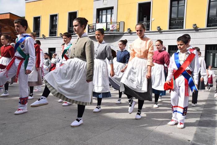 Ibarrako Dantzari Txiki Egun 1 1528547512792