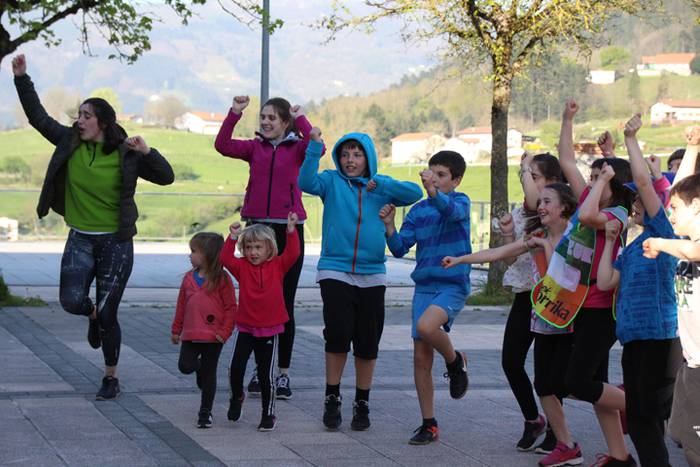 Altzon, Korrika Festa ospatu 13 1491588570436