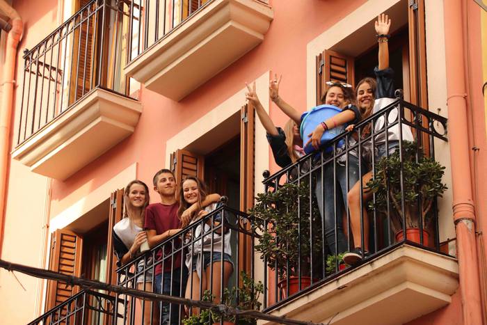 Kalean gora eta behera, kuad 106 1564506864156