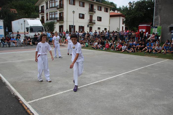 Puzgarriak, pilota eta karta 32 1501613851199