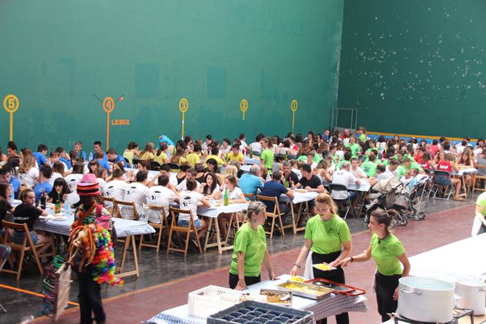 Lagunartean elkartzeko aitza 12 1503669126302