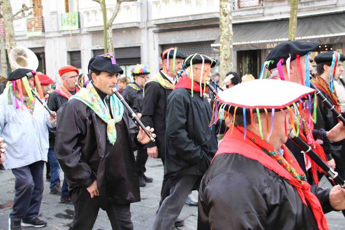 Ozen entzun dira txistularie 70 1551449088635