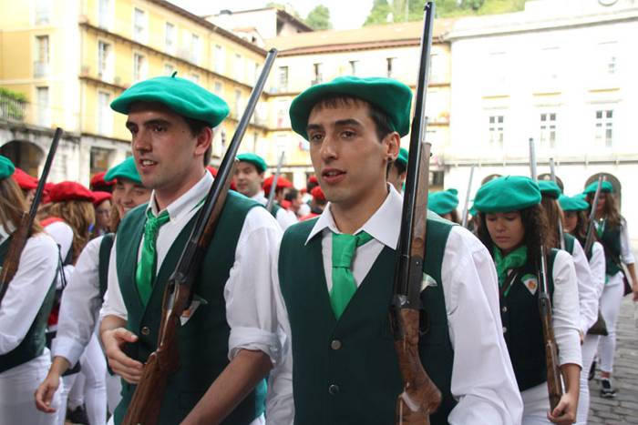 Lizarrez apaindutako kaleeta 117 1498311829827