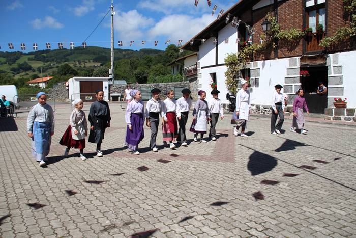 GOIAZKO ANDRA MARI JAIAK 201 36 1502631703988