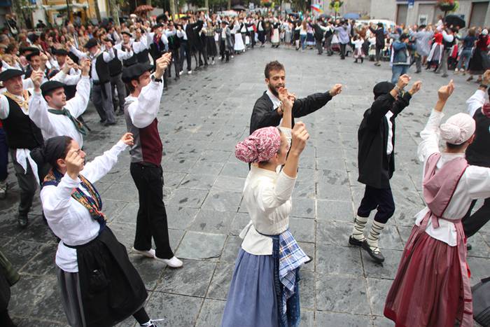 Udaberri Dantza Dezagun Tolo 138 1504963872734