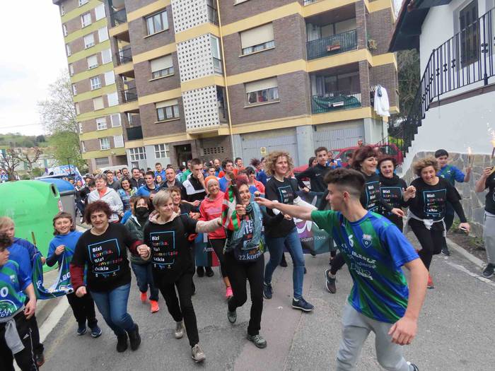 korrika, furgonetatik, Aizto 43 1649421638368