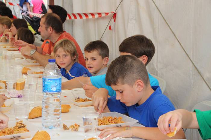 Ikaztegietako Eskola Txikiak Festa 82 1465744486059