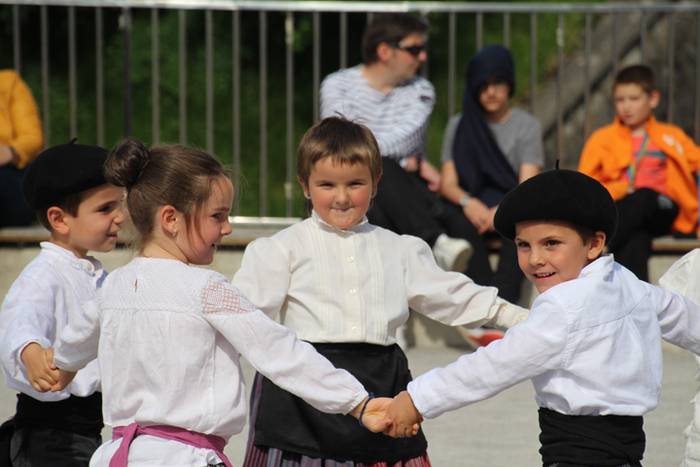 Suziria lehertzearekin bater 4 1494695543653