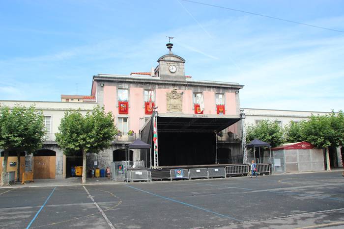 Santioen hirugarren eguna, g 15 1501079031745