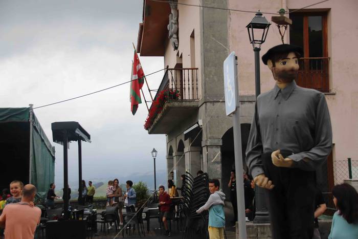 Suziria lehertuta, lau festa 22 1564684258345