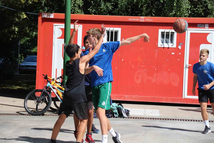 izaskun auzoa festak 3x3 sas 32 1567860610653