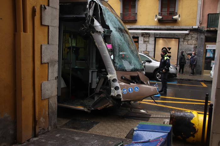 Tolosako hirubusak istripua  15 1642670951584