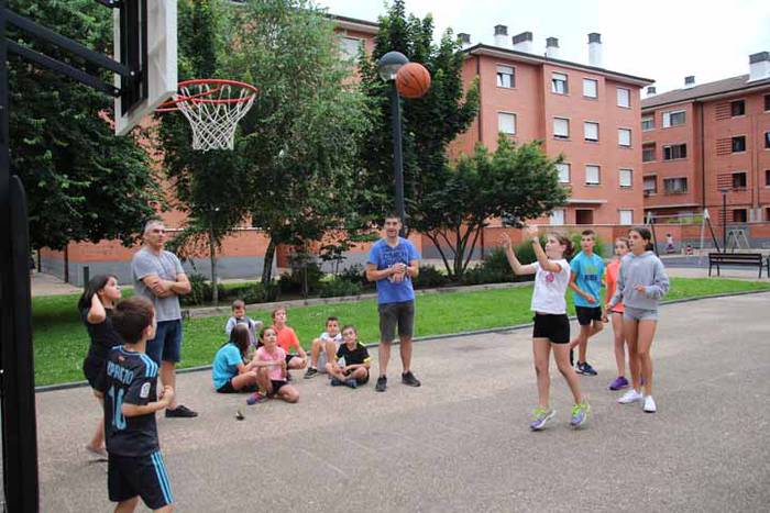 Ezkaratzen arteko lehia sano 4 1530877956225