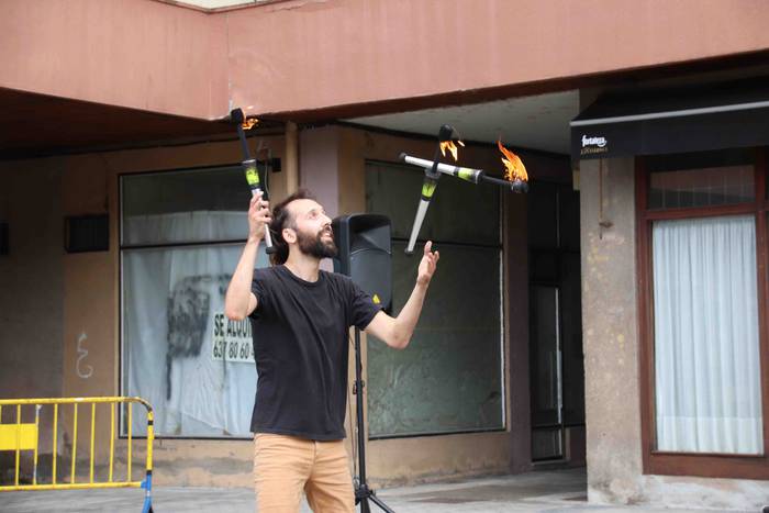 Malabareak eta akrobaziak na 57 1562507140634