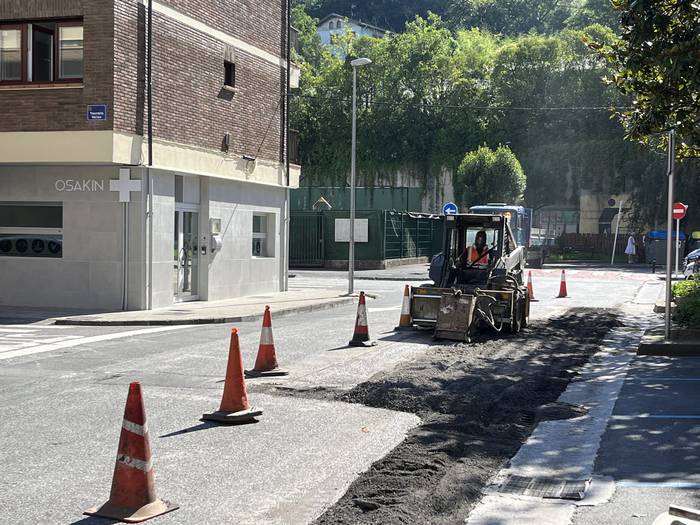 Asfaltatze lanak abiatu dituzte Amasa-Villabonako zenbait kaletan