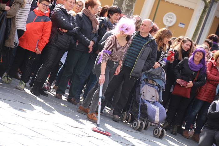 Egunerokorik ez, emakumerik  54 1520518516620