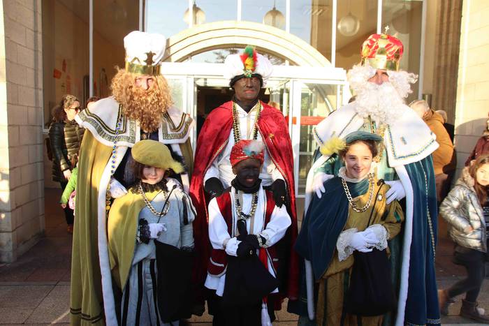 Errege Magoak heldu dira Tol 22 1578242305883