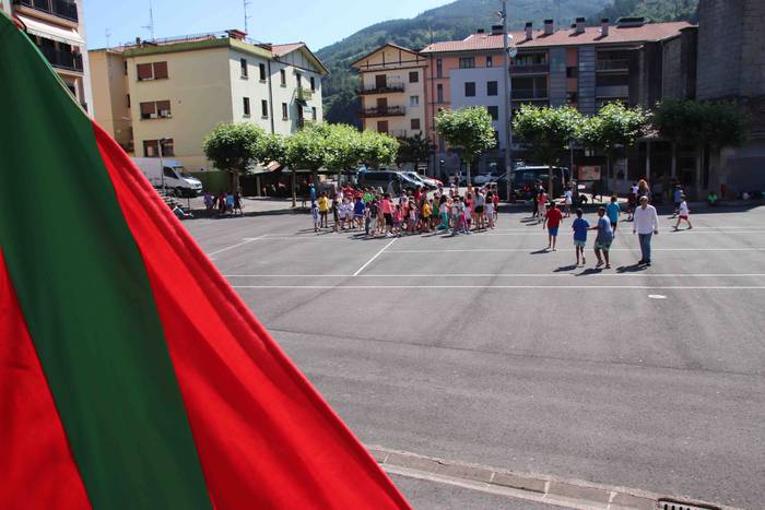 Saharako haurrei harrera egi 7 1530543891645