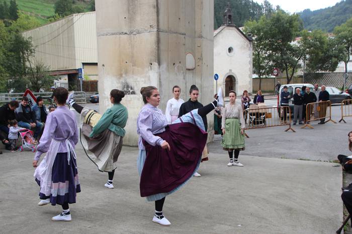 Ikaztegieta Pilareko eguna Sutarri 6 1476272049717