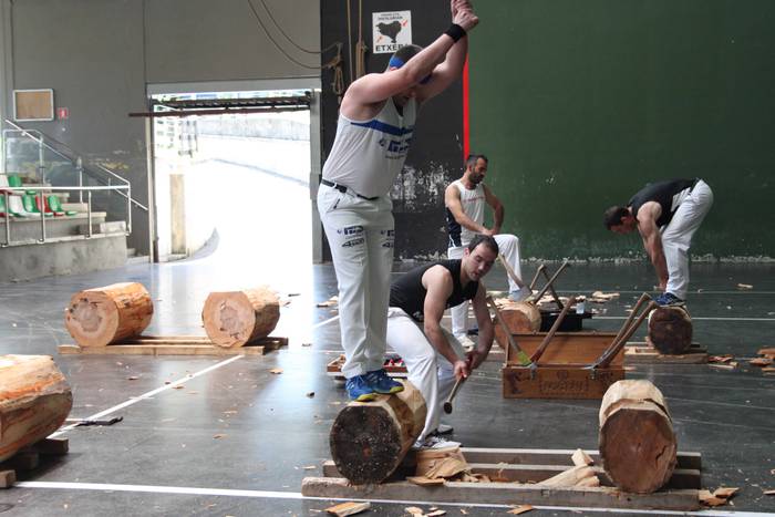 Pilotariei eta aizkolariei b 17 1557927126520