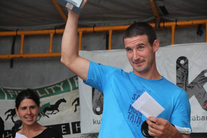 Zaldi gainean lasterka Abalt 46 1498413286552