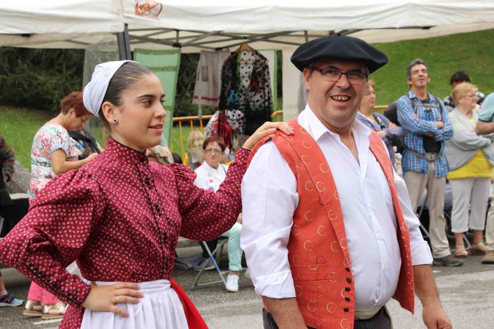 Larrain dantza egin dute Ama 23 1562505582655