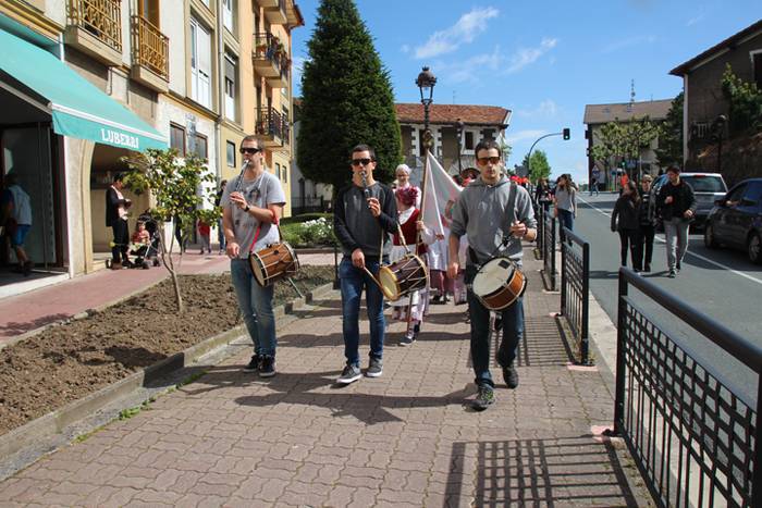 Haurrek alaitu dituzte kalea 20 1494677863720