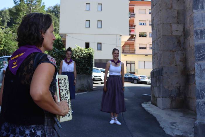 Meza nagusiaren osteko dantz 3 1661685516019