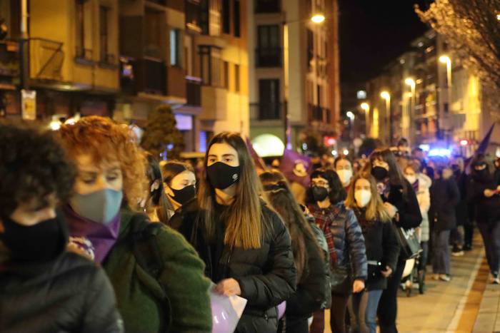 Emakumeek eskualdeko kaleak  73 1615233100550