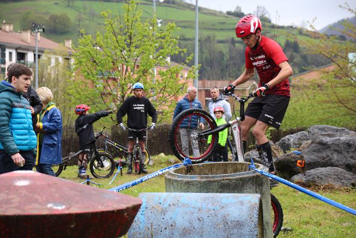 Bi gurpilen gainean  43 1491138631187