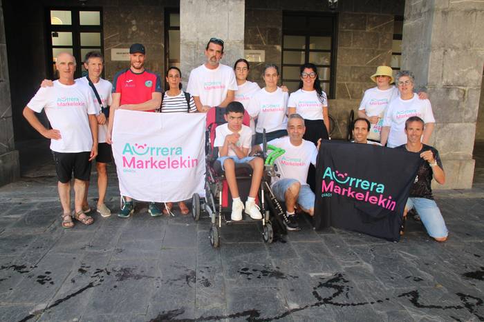 Mendian gora Markelekin