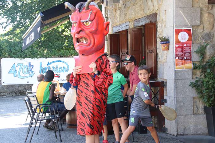 Txikiak buruhandiei ihesi ib 25 1566045836164