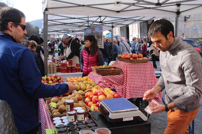 Tolosa Gabonetako Azoka berezia 2015 45 1450532630419