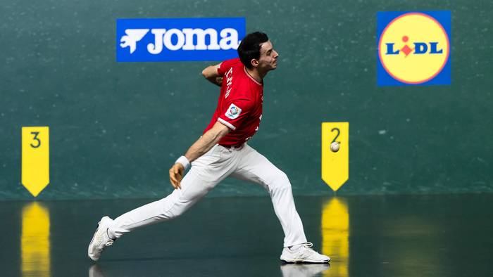 Altuna III.ak eta Ezkurdiak sailkapenaren buru jarraitzen dute