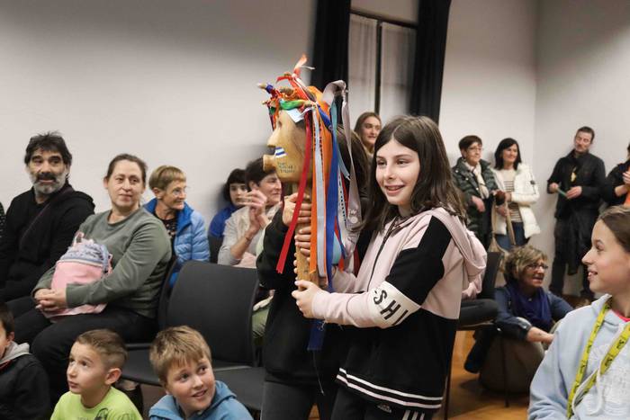 Eskola Txikien Festako logo  18 1668190204140