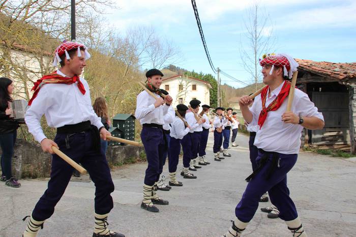 Ajerik gabe, makila eta lau  26 1551617881648