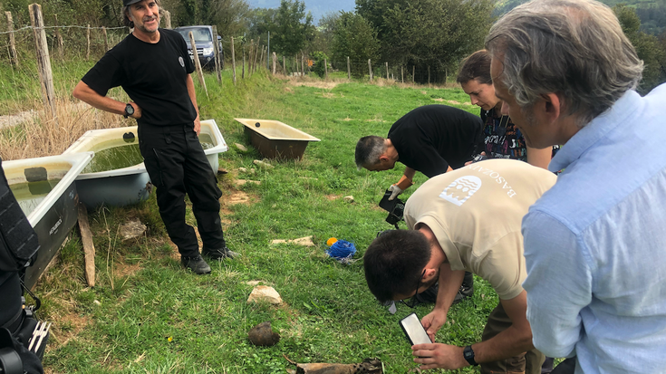 Obus bat aurkitu dute Larraulgo leize batean