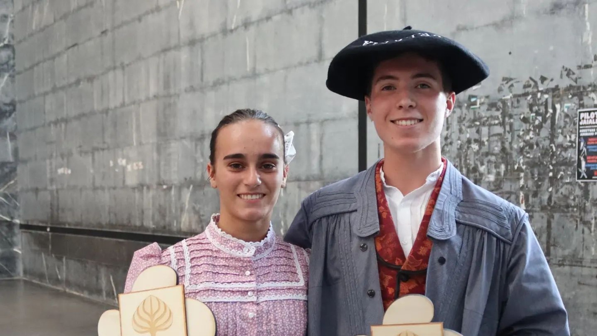 Maren Galvez eta Gorka Granadok jantzi dute txapela