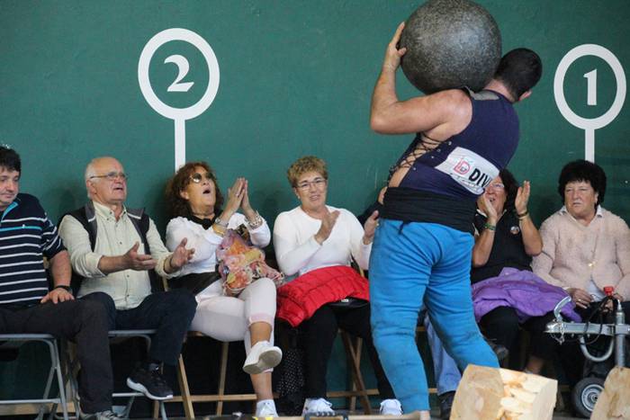 Erakustaldiz betetako arrats 25 1507489998920