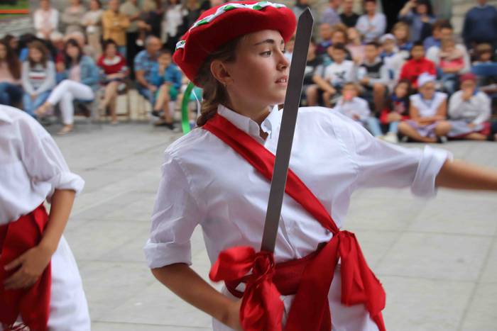 Dantzak, txistuak eta trikit 92 1565549125872