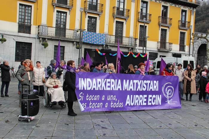 «Ez zaudete bakarrik»