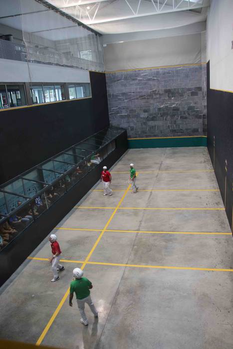 Etxean gelditu da txapela 10 1601747553344