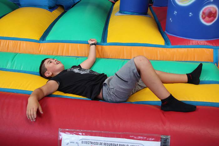 Helduak mahaiaren bueltan, e 38 1502640809932