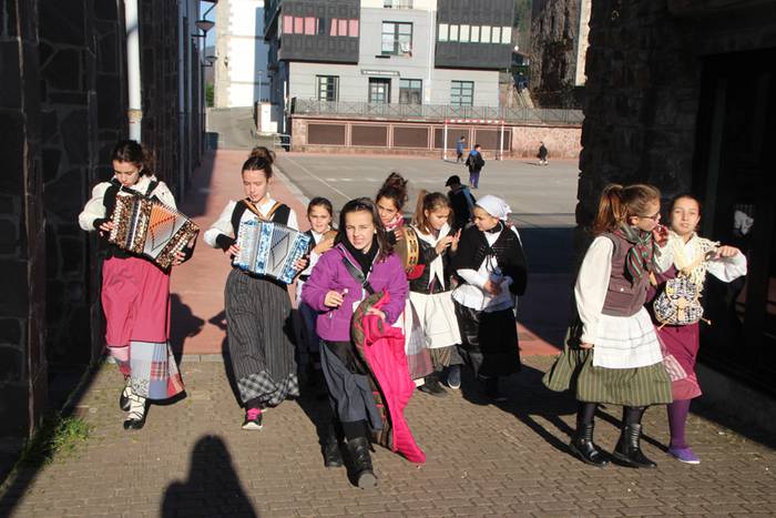 Gabon eskea eta olentzero 2015 118 1450964210289