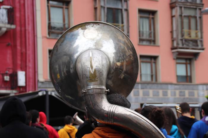 Egunari kolorea jarri diote  3 1529152385726