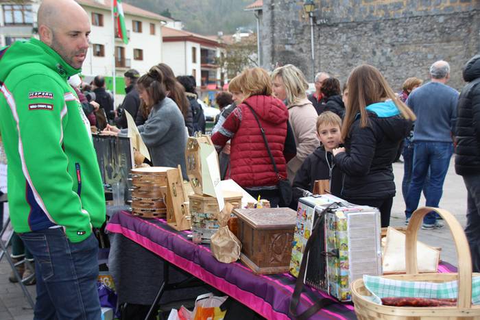 Azoka eguna Altzon 3 1481457082237