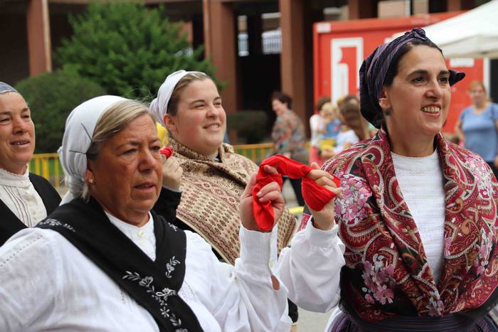 Larrain dantza egin dute Ama 12 1562505576383