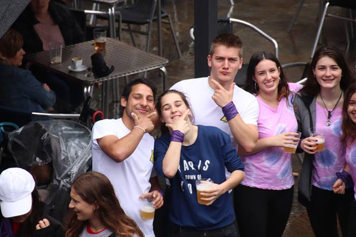 Egunari kolorea jarri diote  14 1529152470980